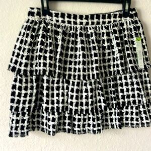 NWT Alice+Olivia skirt black and white size 6